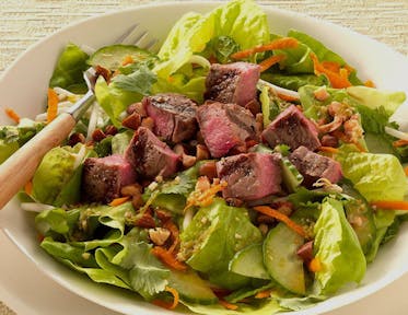 Salade chaude de steak de faux-filet