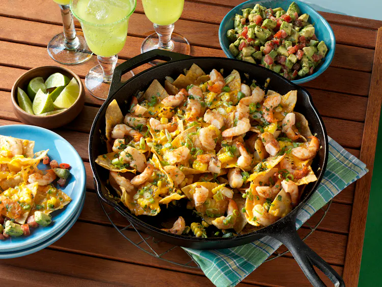 Shrimp Nachos with Avocado-Tomato Salsa | Seafood Recipes | Weber Grills