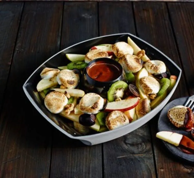 GRILLED FRUIT AND MARSHMALLOWS WITH CHOCOLATE SAUCE  | Desserts Recipes