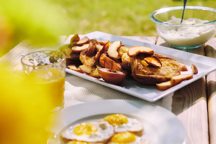 Peaches and Cream French Toast | Breakfast Recipes | Weber Grills