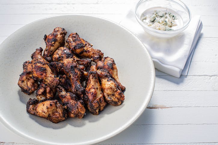 Hot Wings with Blue Cheese Dressing | Starters Recipes | Weber Grills