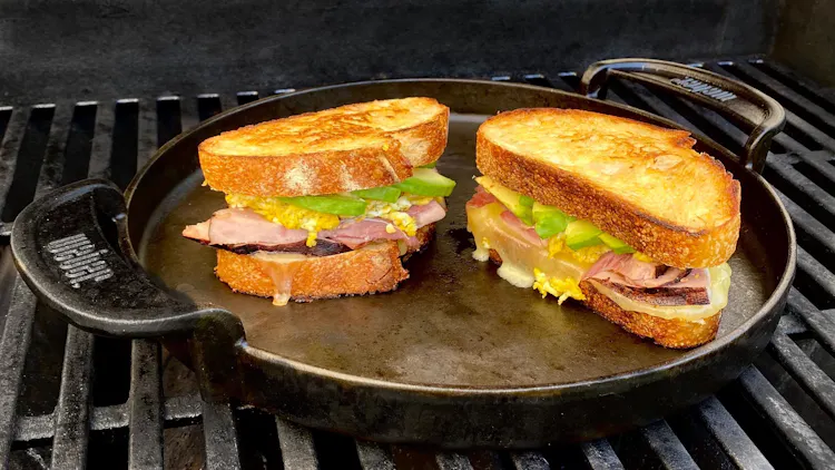 Breakfast Ham and Egg Sandwich | Pork Recipes | Weber Grills