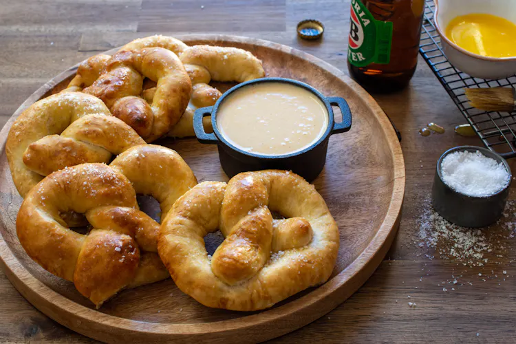 Beer Pretzels with Cheesy Dipping Sauce | Pizza & bread Recipes | Weber BBQ