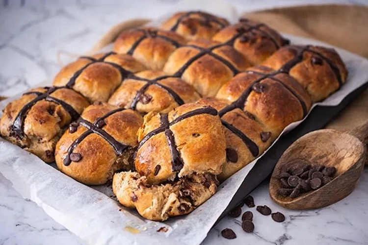 Choc Hot Cross Brioche Buns | Desserts Recipes | Weber BBQ