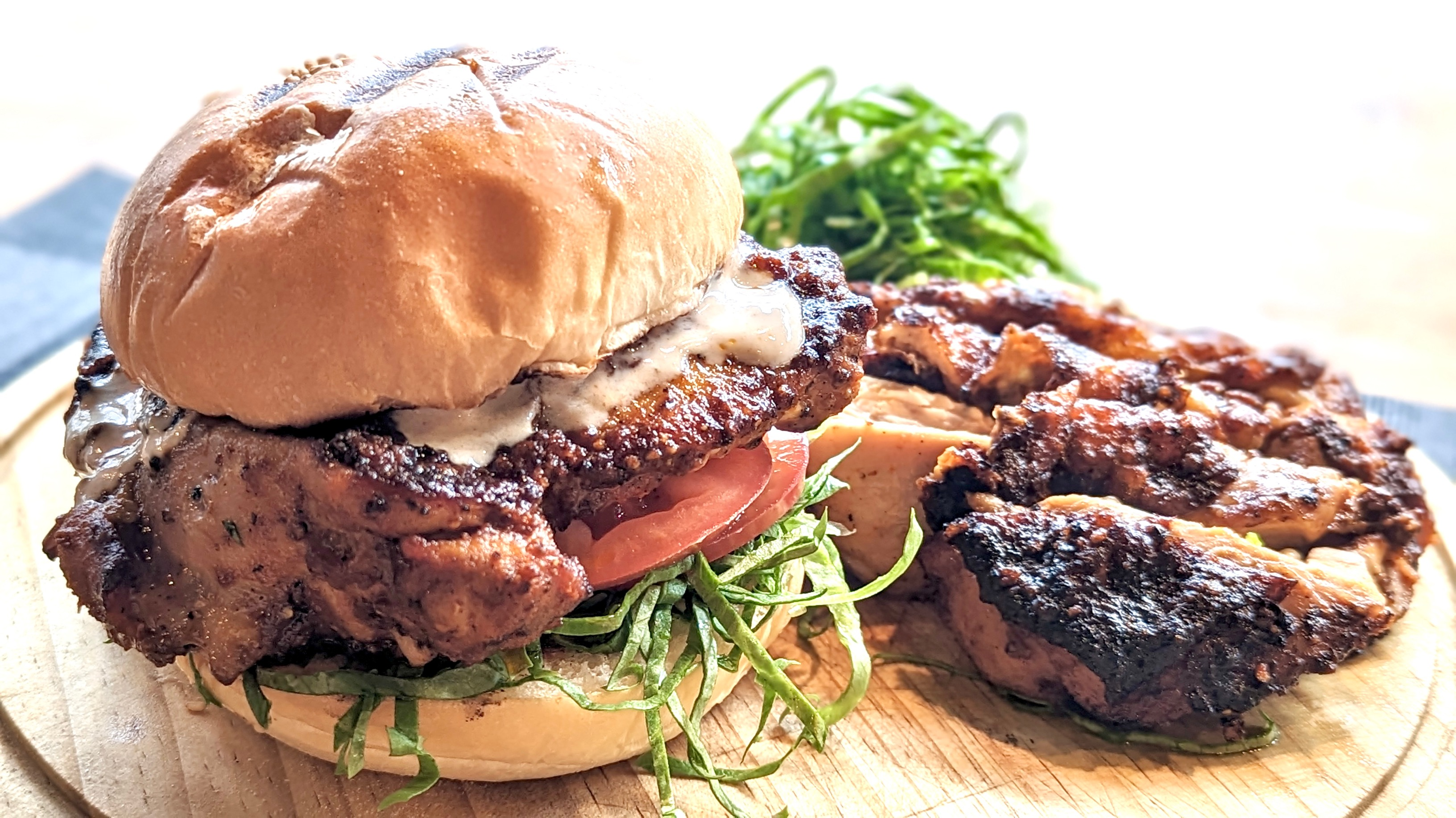 ナッシュビルホットグリルチキンバーガー