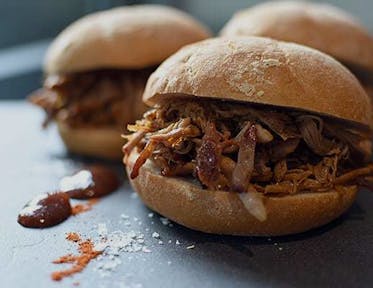 PULLED PORK BURGER