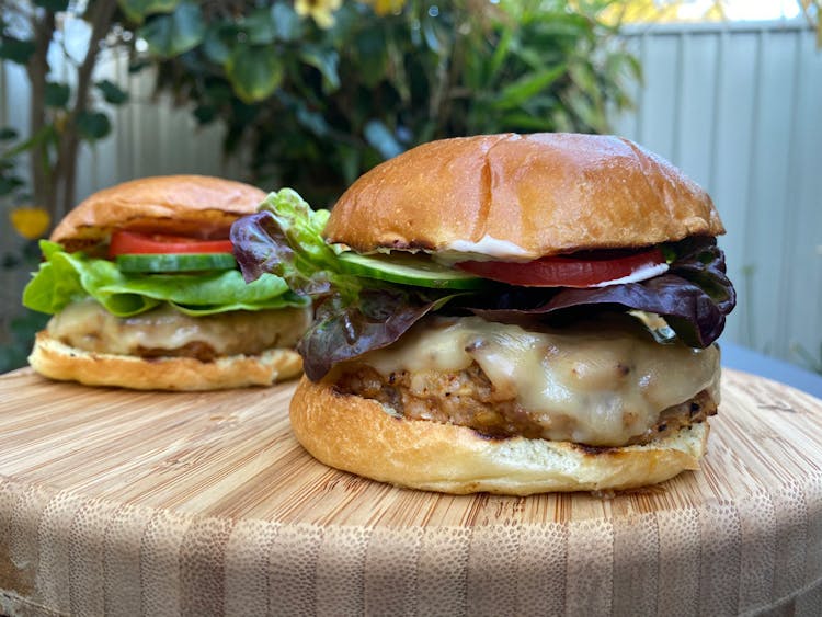 Smoky Chicken Burgers | Poultry Recipes | Weber BBQ