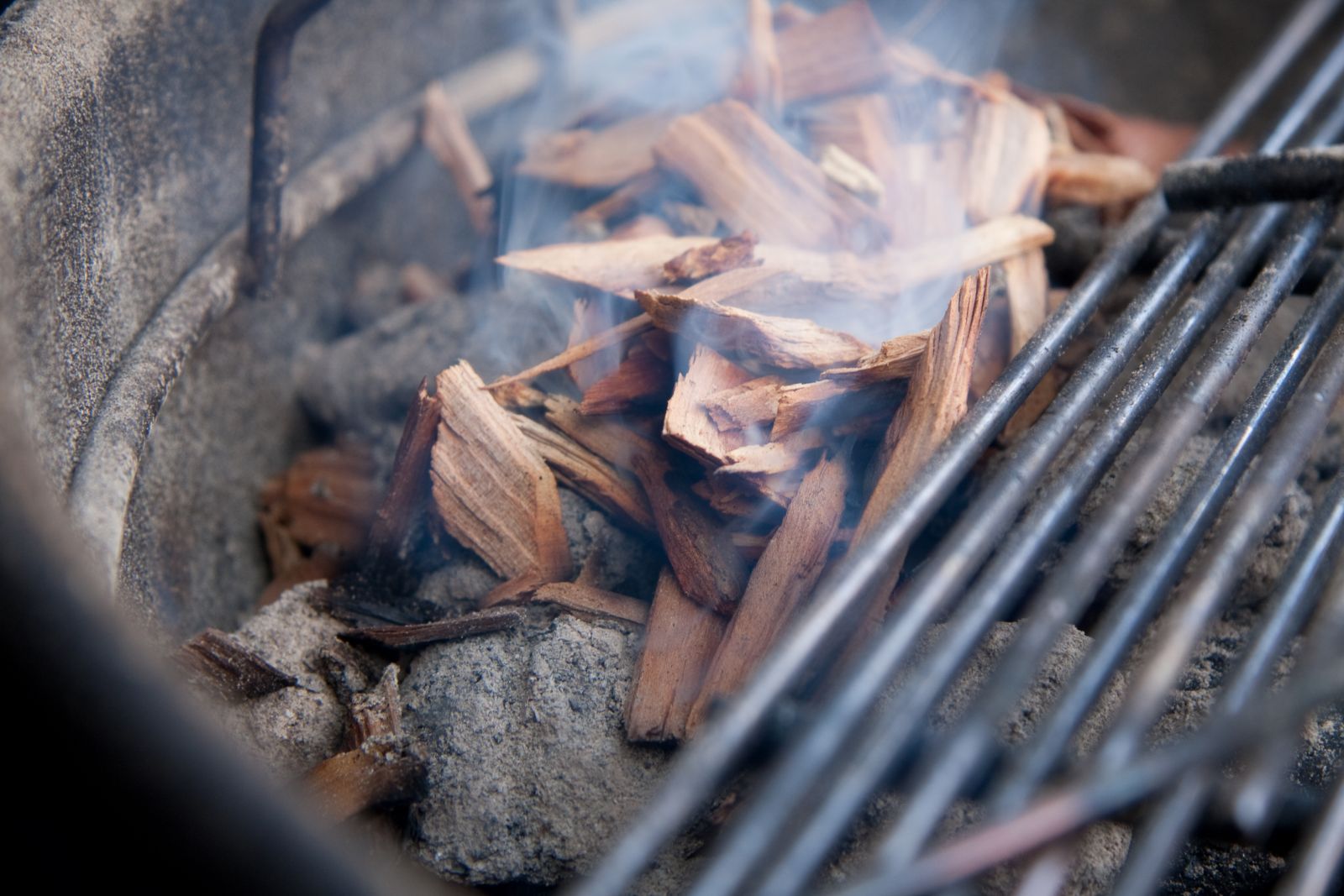 Wood-Chips-pn-a-Charcoal-Grill