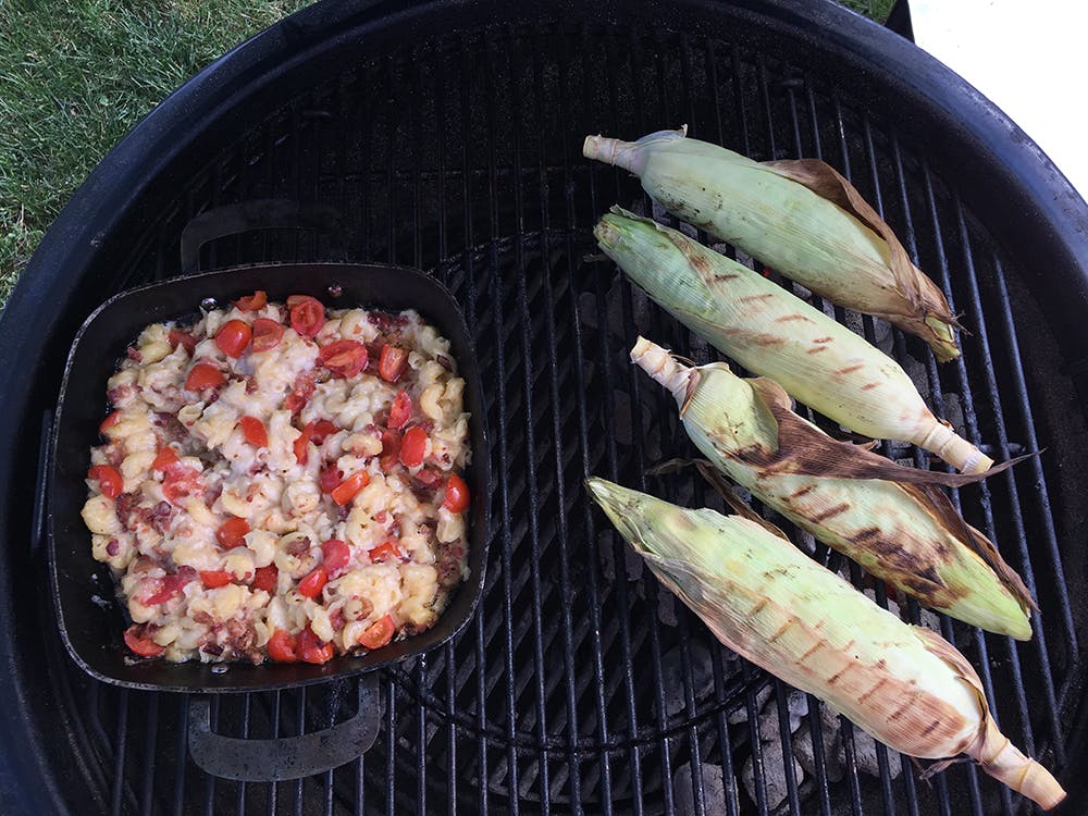 Mac-and-Cheese-and-Corn-on-the-Cob-on-a-Charcoal-Grill